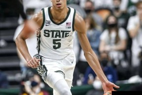 包含欧篮联赛前走向成谜，俄克拉荷马雷霆官宣签约，球迷炸锅，年轻球员得到机会的词条